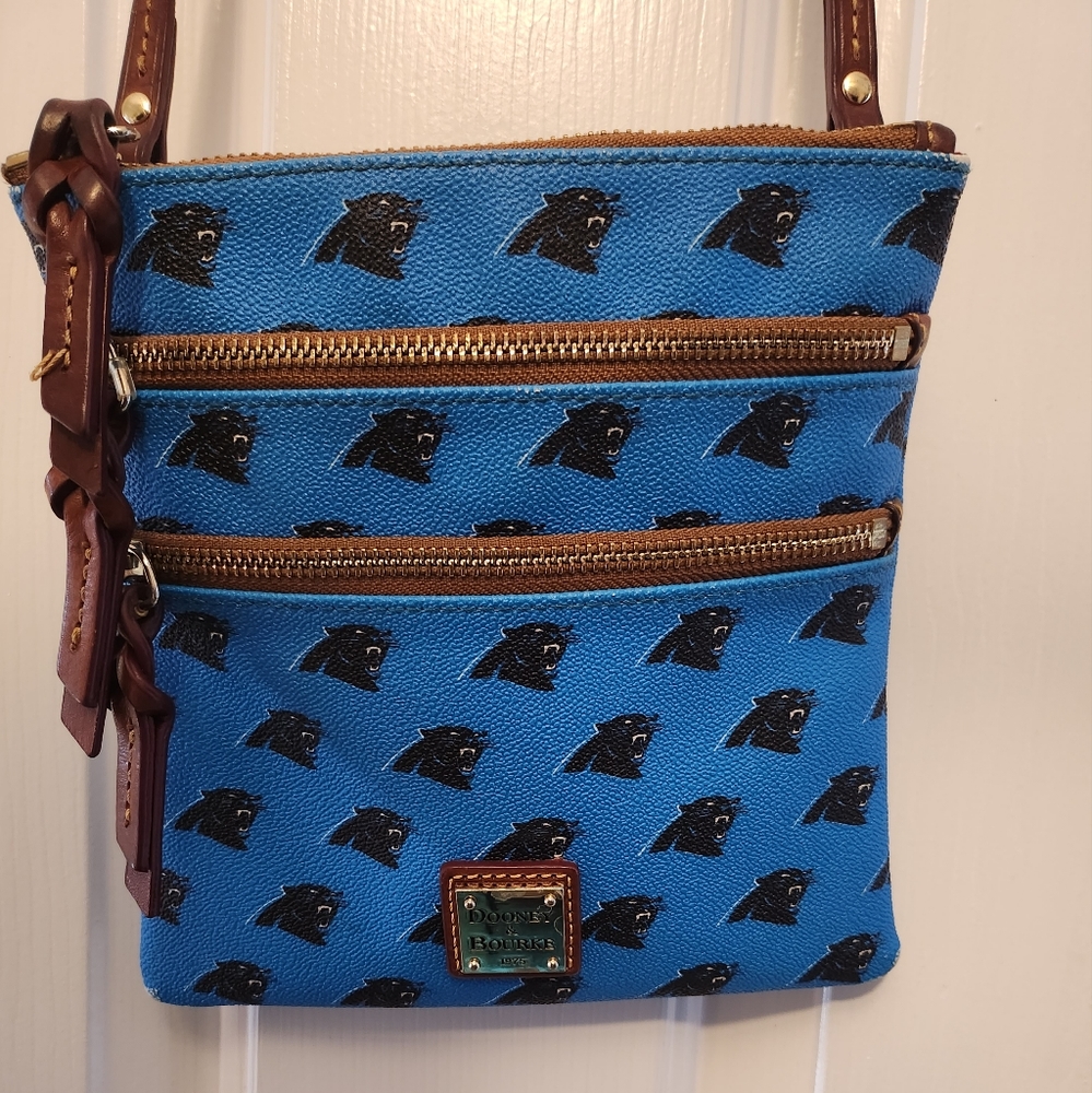 Dooney and bourke crossbody